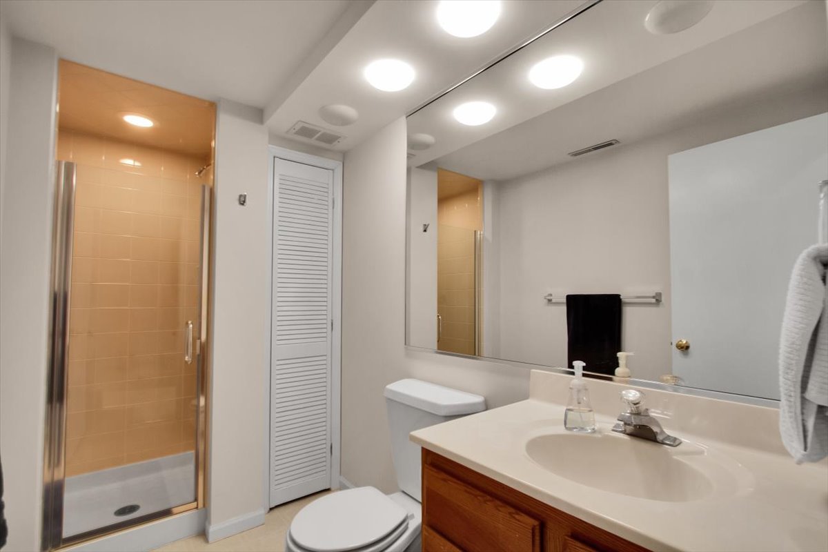 130 Whitehall Court, Grayslake, IL 60030