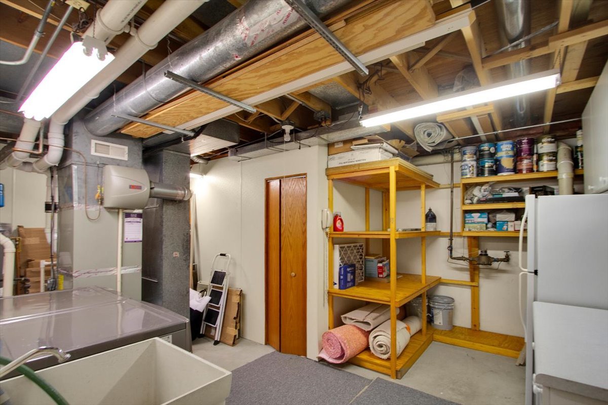 130 Whitehall Court, Grayslake, IL 60030