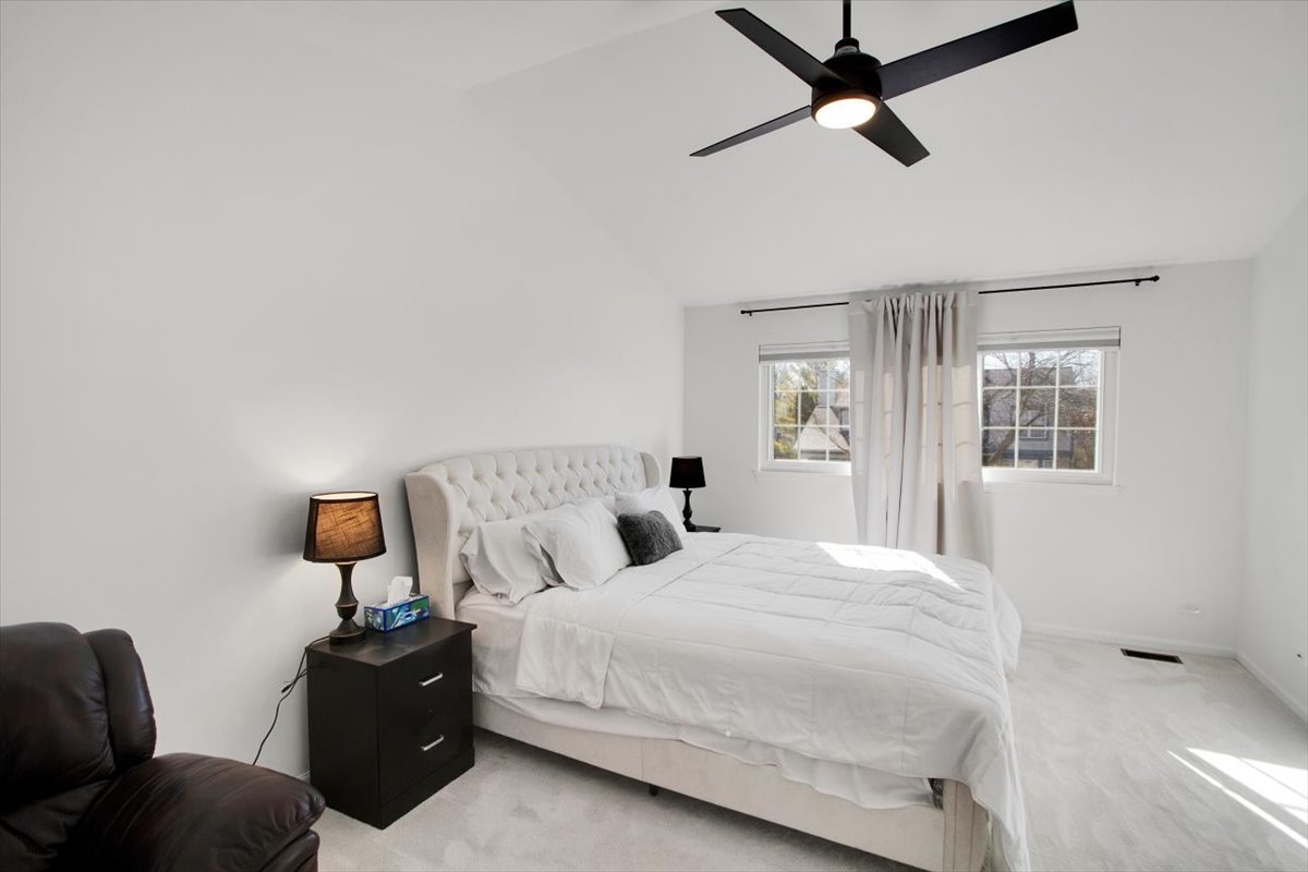 130 Whitehall Court, Grayslake, IL 60030