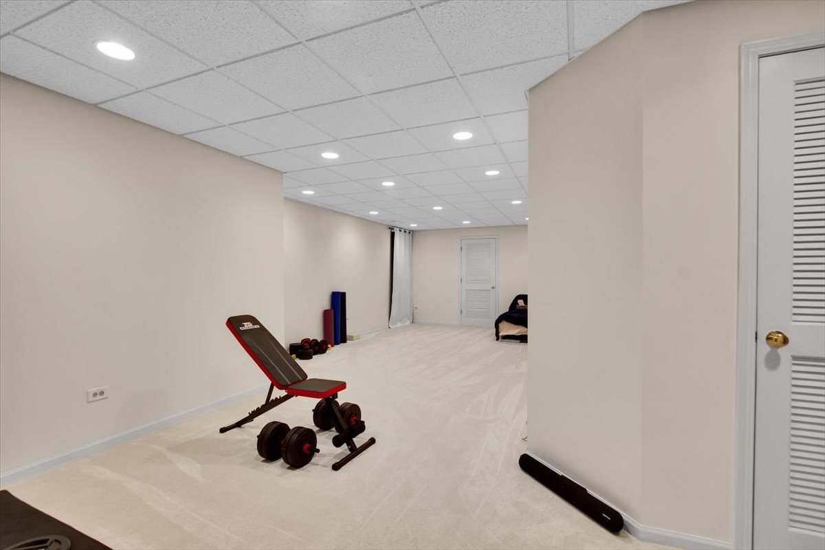 130 Whitehall Court, Grayslake, IL 60030