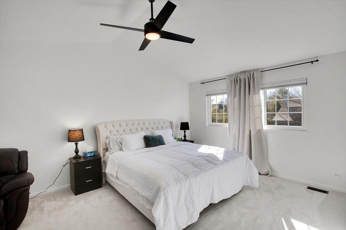 130 Whitehall Court, Grayslake, IL 60030