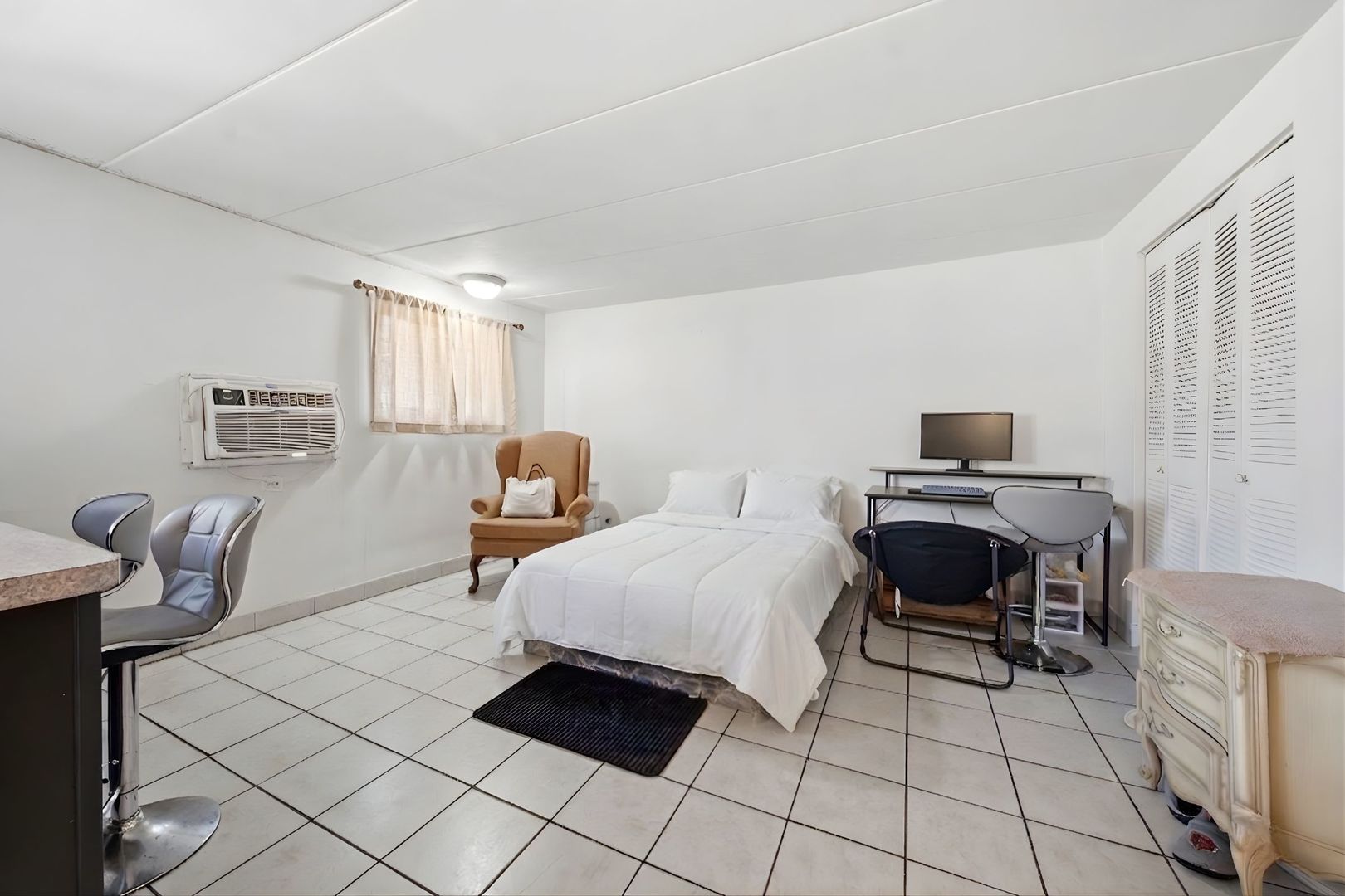 5470 S Archer Avenue #3B, Chicago, IL 60638