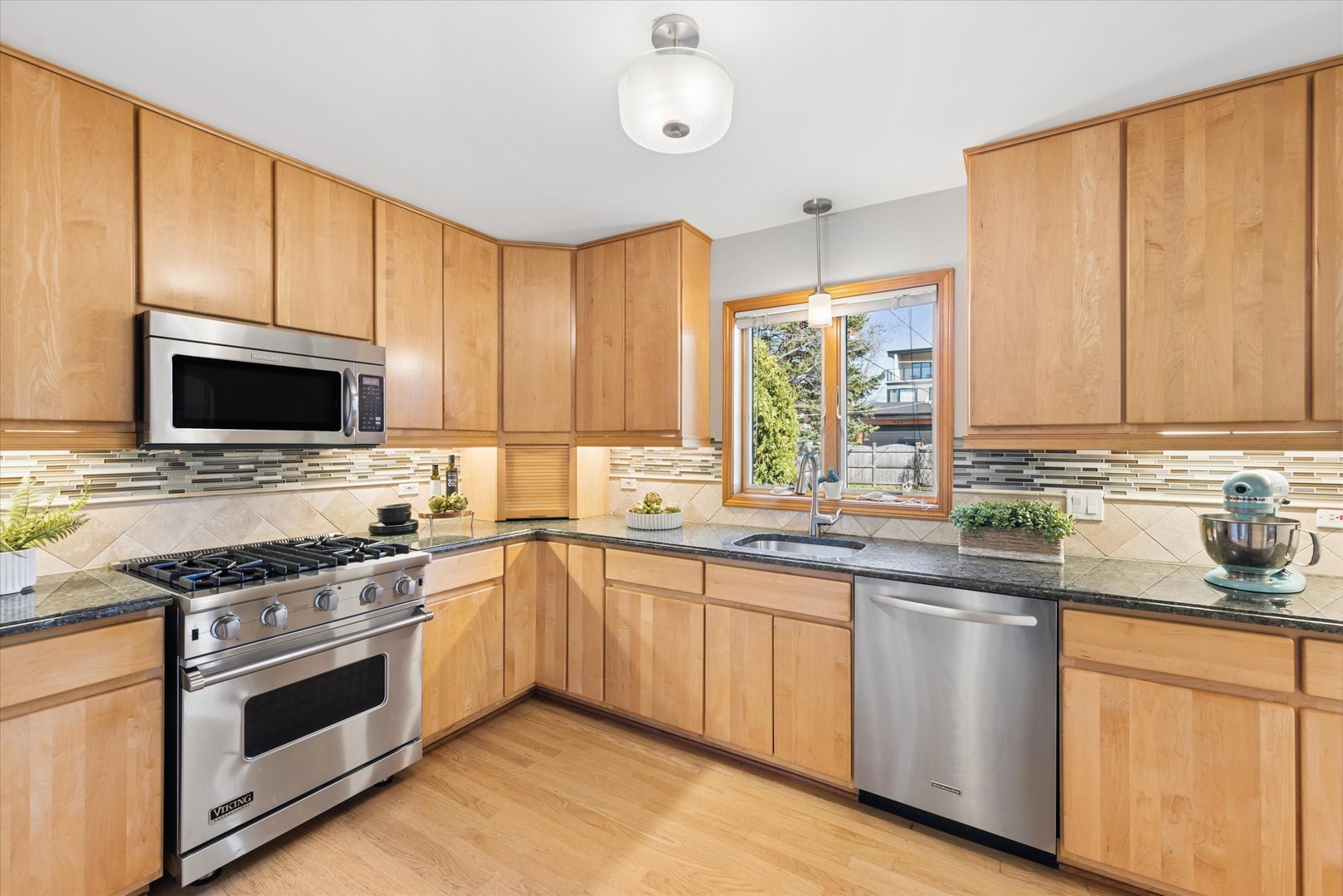 267 N Larch Avenue, Elmhurst, IL 60126