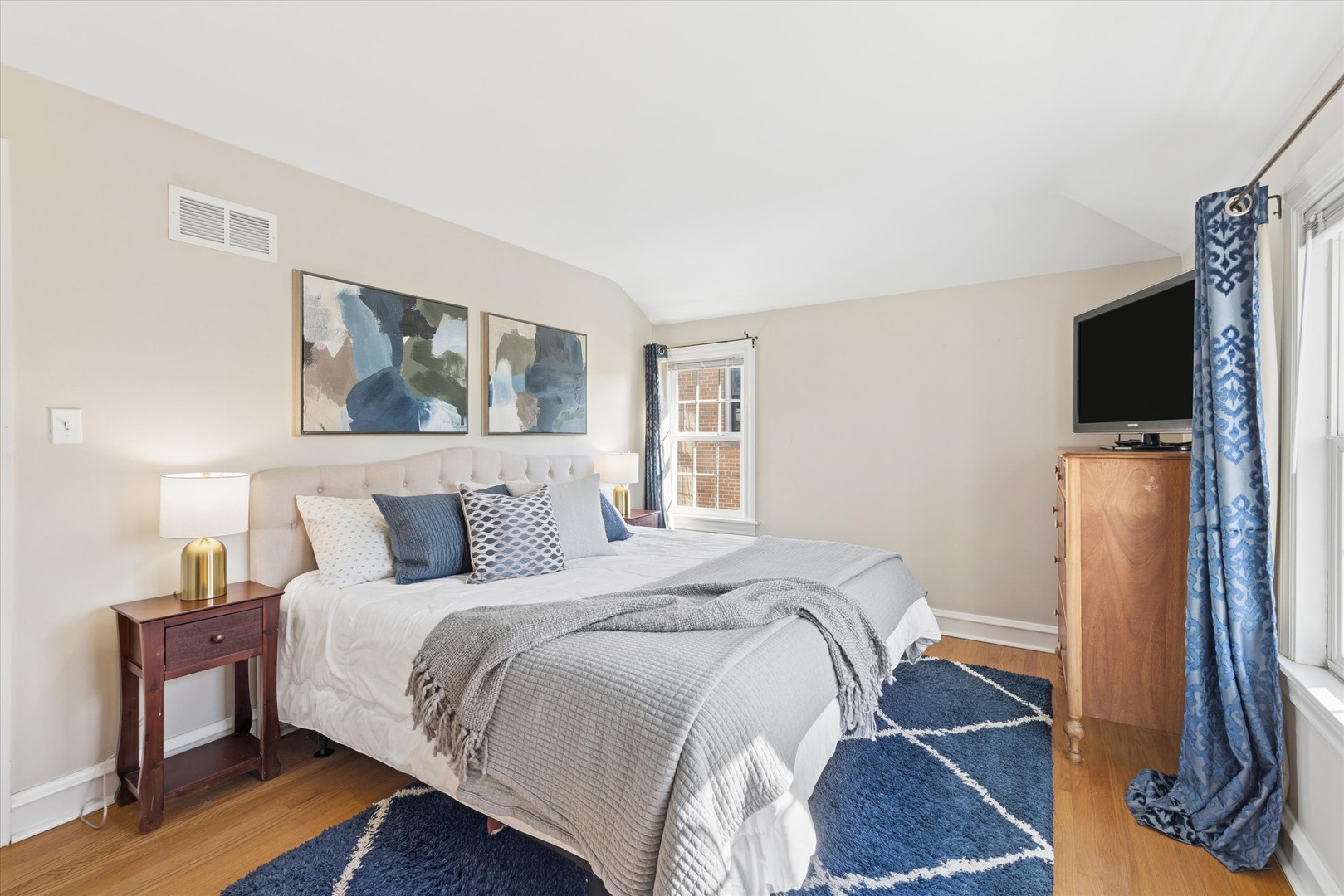 267 N Larch Avenue, Elmhurst, IL 60126