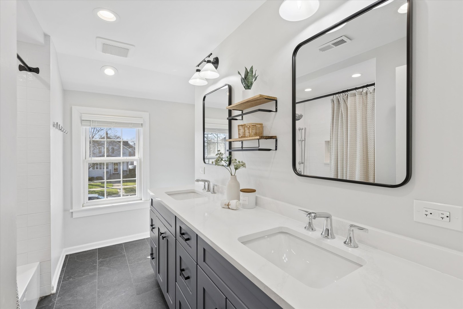 267 N Larch Avenue, Elmhurst, IL 60126