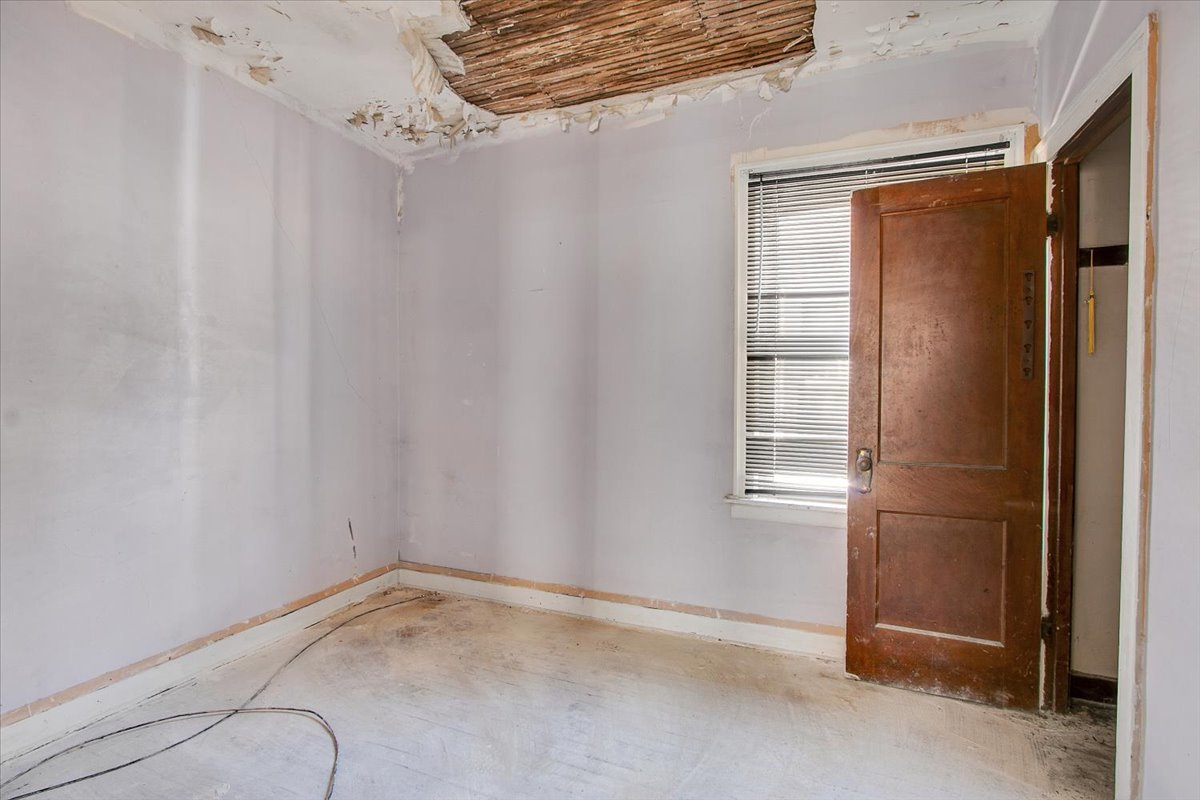 635 E 92nd Place, Chicago, IL 60619