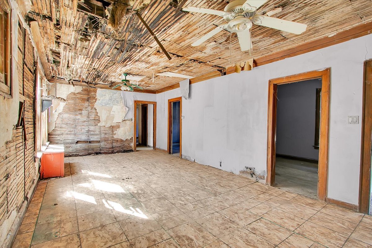 635 E 92nd Place, Chicago, IL 60619