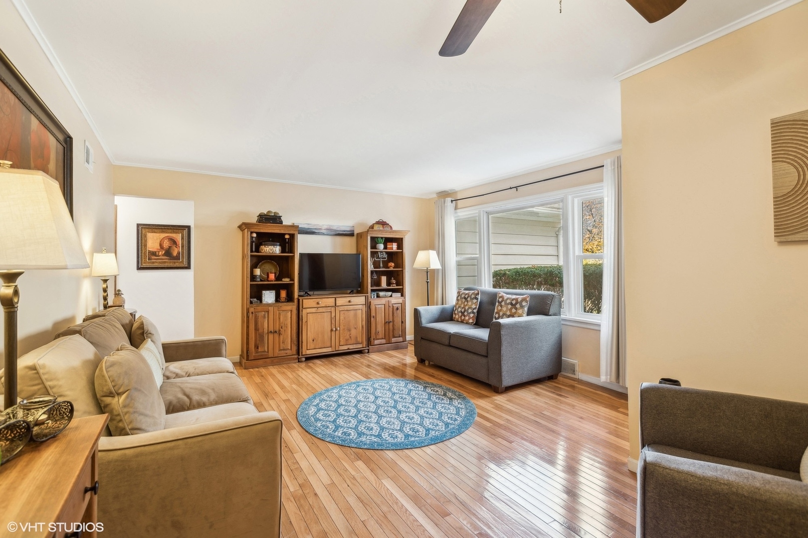 304 Moore Avenue, St. Charles, IL 60174