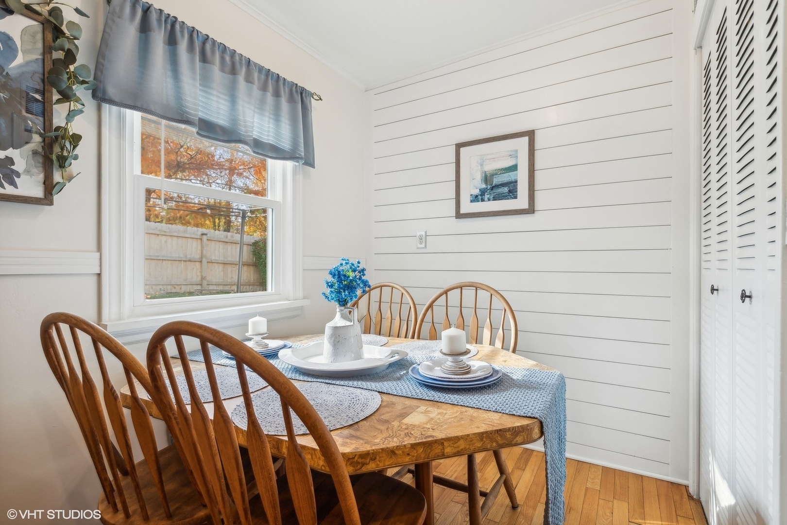 304 Moore Avenue, St. Charles, IL 60174