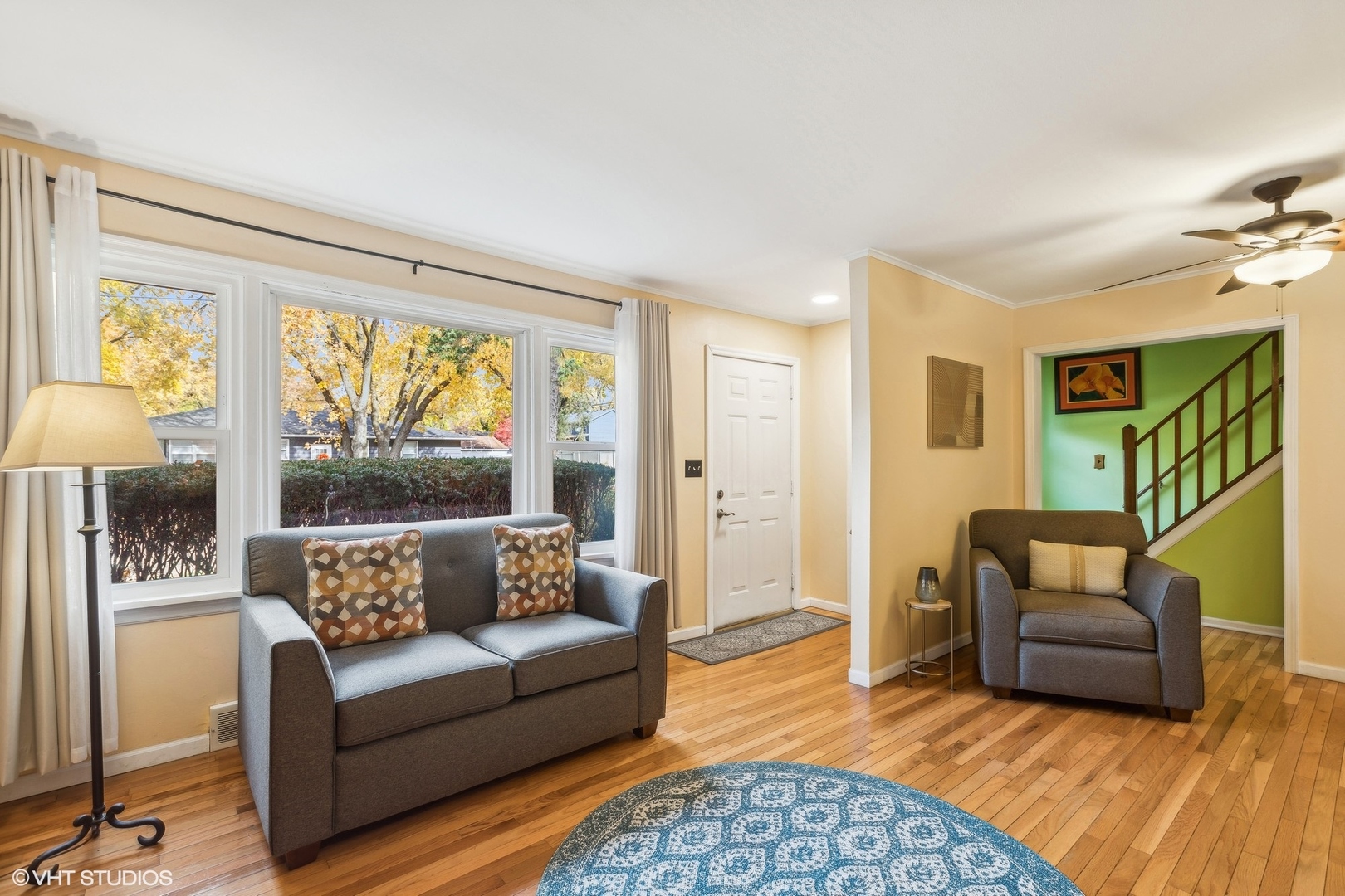 304 Moore Avenue, St. Charles, IL 60174