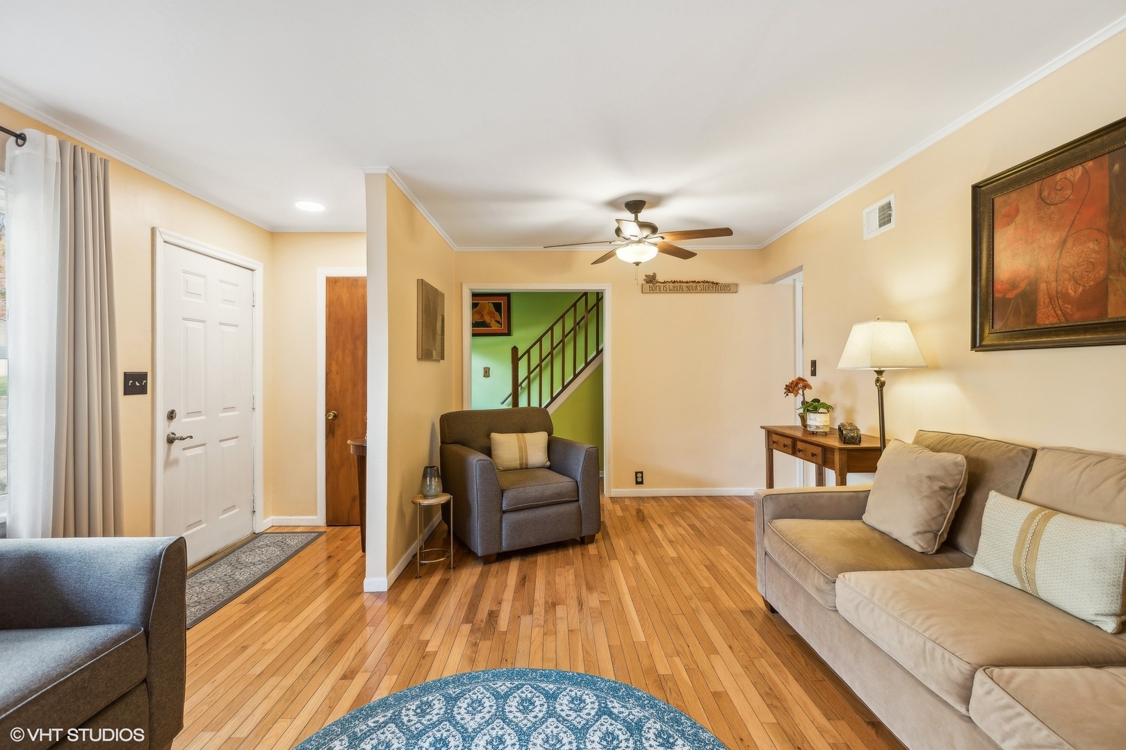 304 Moore Avenue, St. Charles, IL 60174