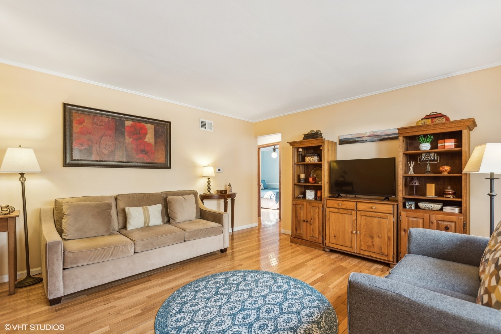 304 Moore Avenue, St. Charles, IL 60174