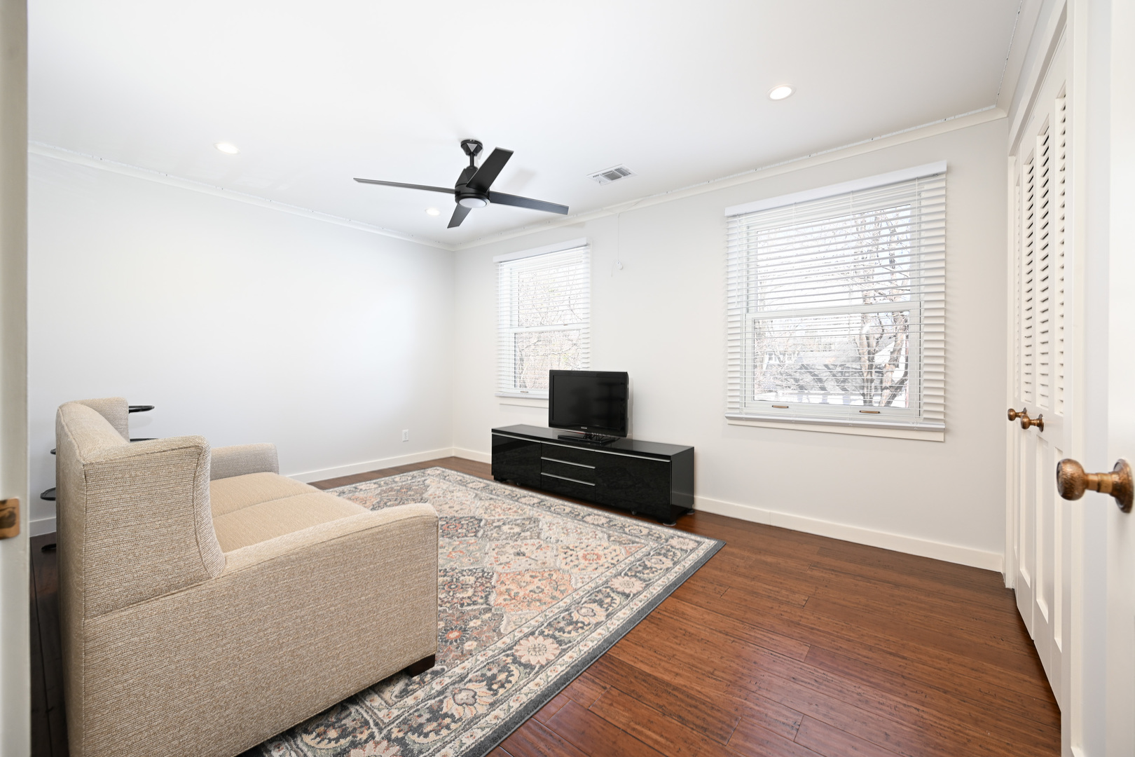 5N300 Powis Road, Wayne, IL 60184