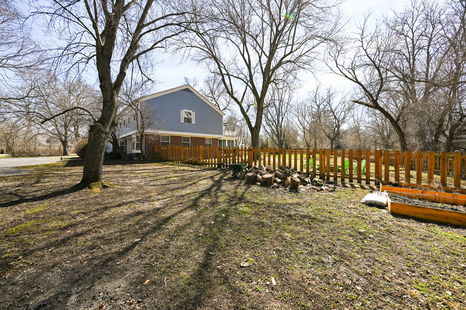 5N300 Powis Road, Wayne, IL 60184