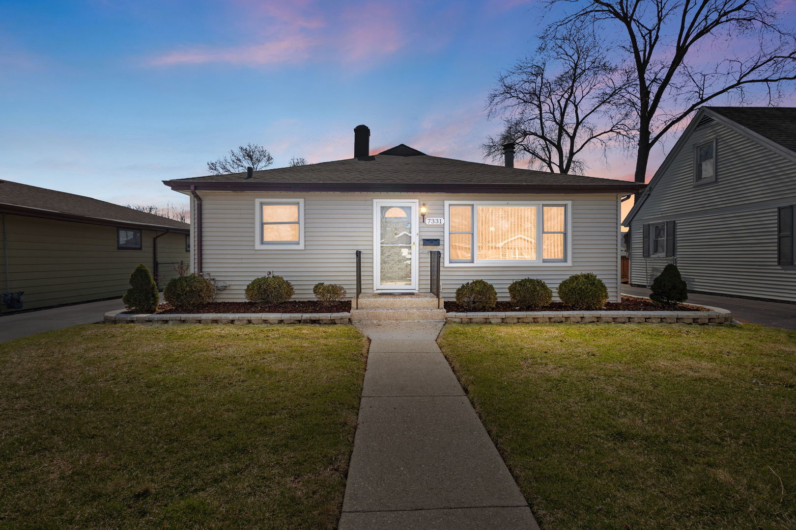 7331 W 114th Place, Worth, IL 60482