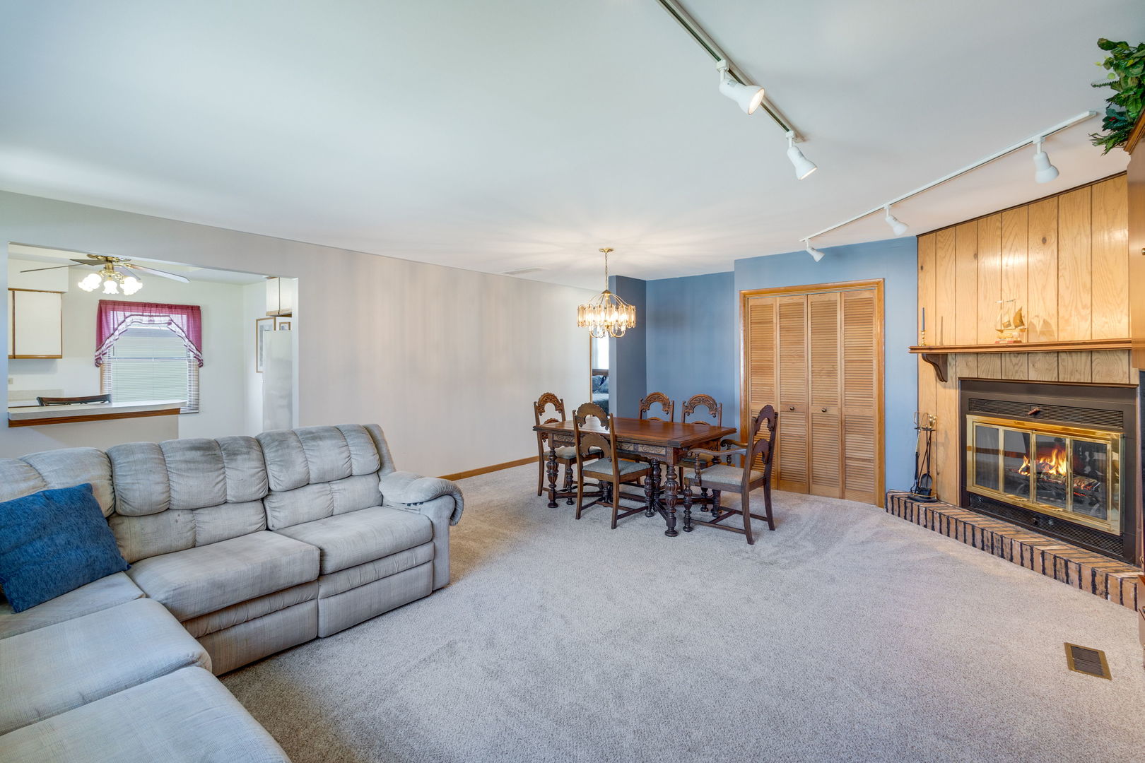 7331 W 114th Place, Worth, IL 60482