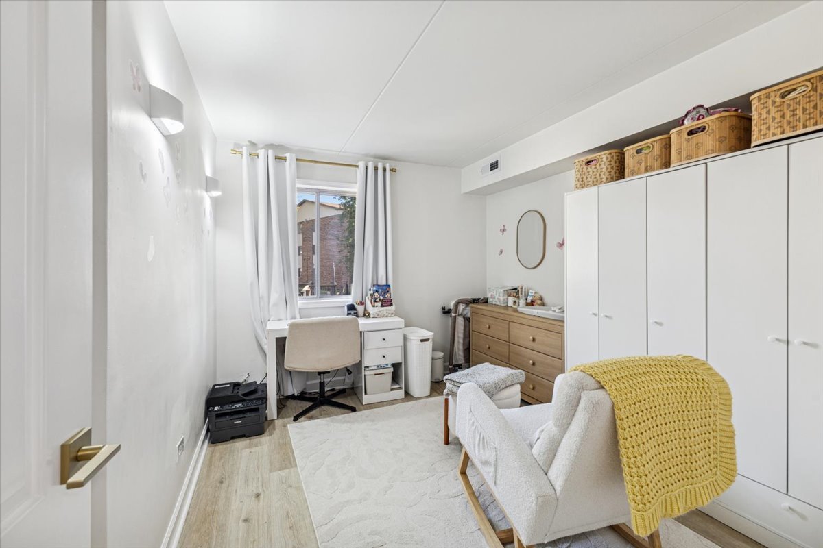 13933 James Drive #816, Crestwood, IL 60418