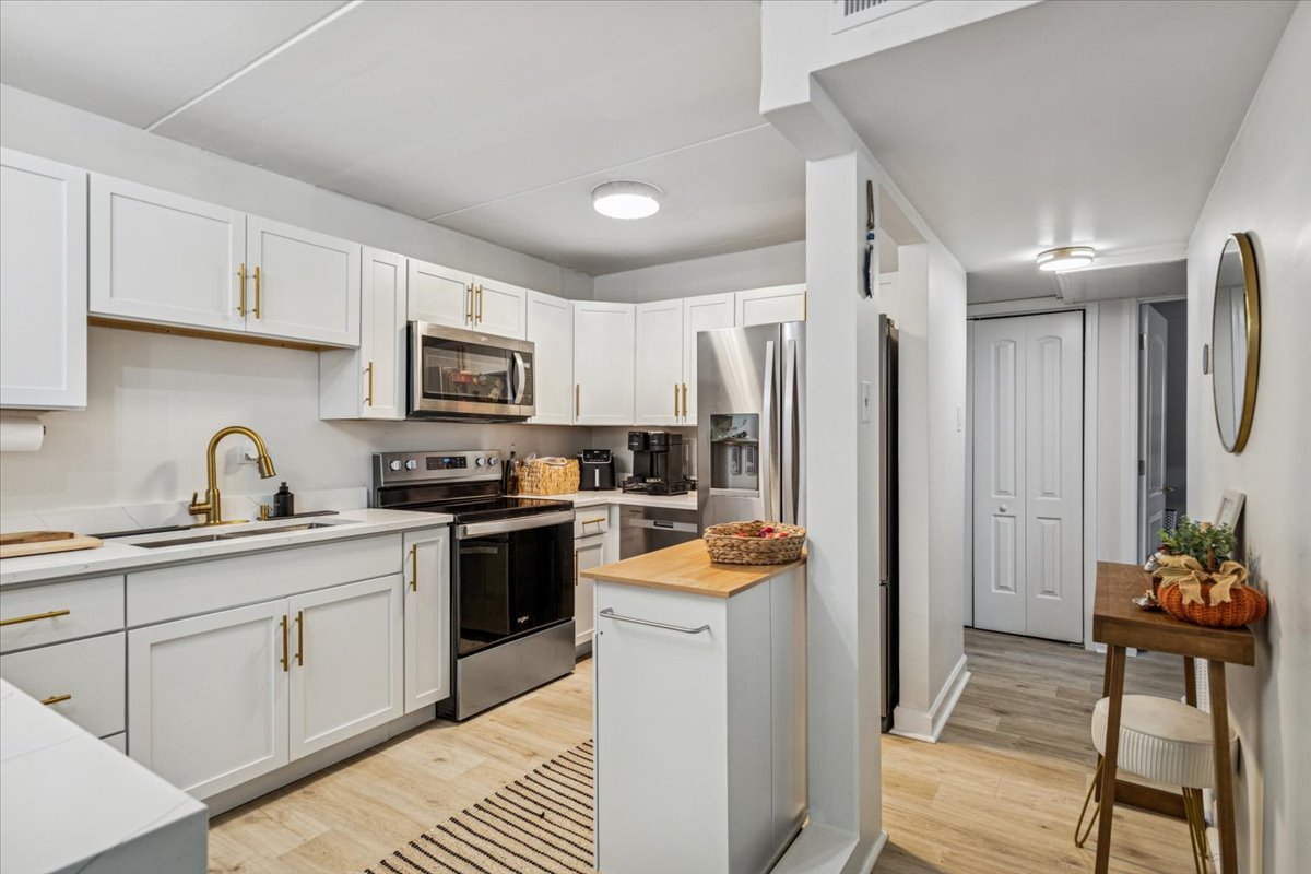 13933 James Drive #816, Crestwood, IL 60418