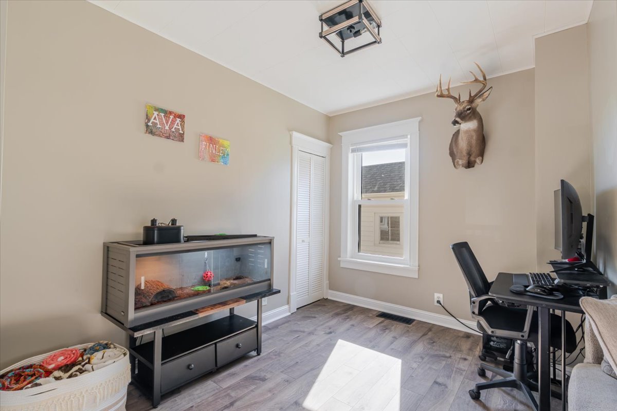 502 W Cruger Avenue, Eureka, IL 61530