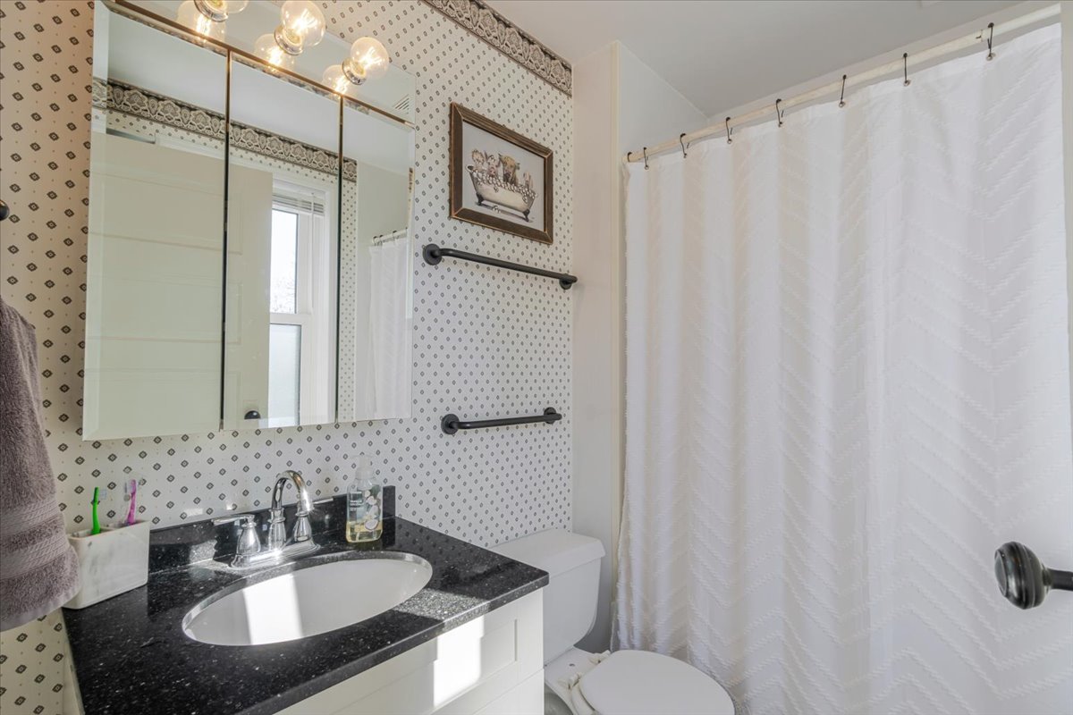 502 W Cruger Avenue, Eureka, IL 61530