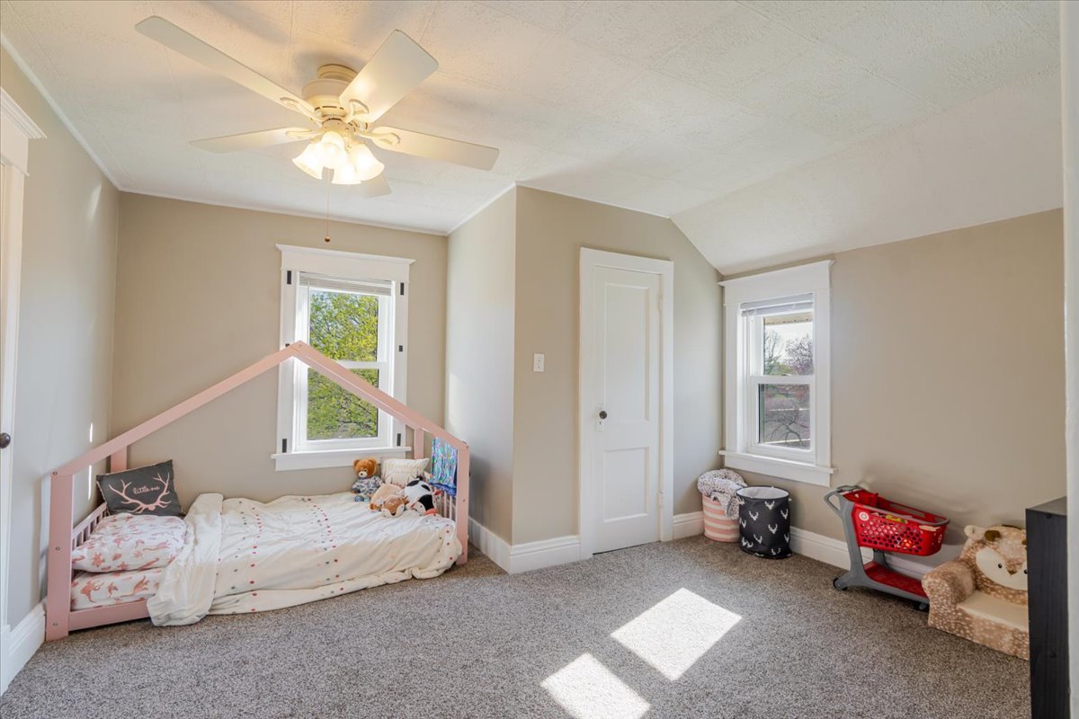 502 W Cruger Avenue, Eureka, IL 61530