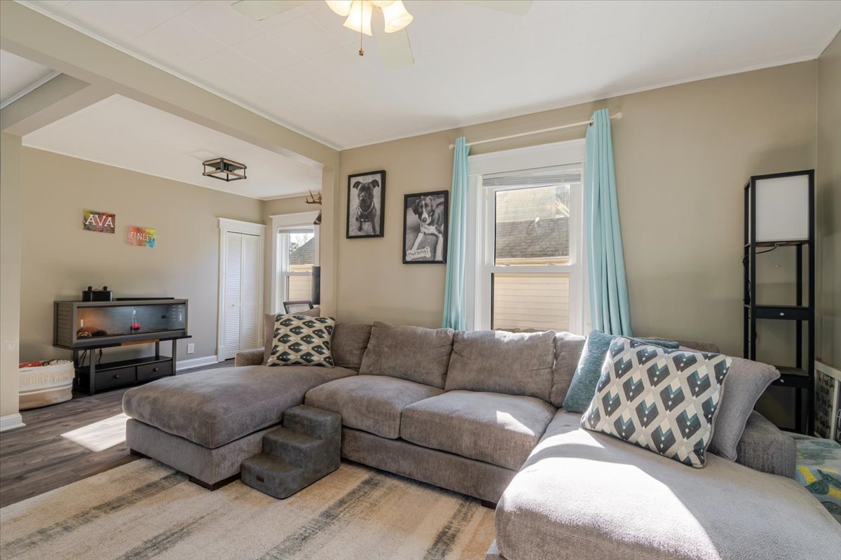 502 W Cruger Avenue, Eureka, IL 61530