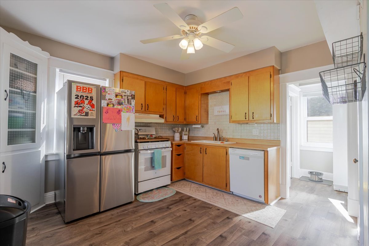 502 W Cruger Avenue, Eureka, IL 61530