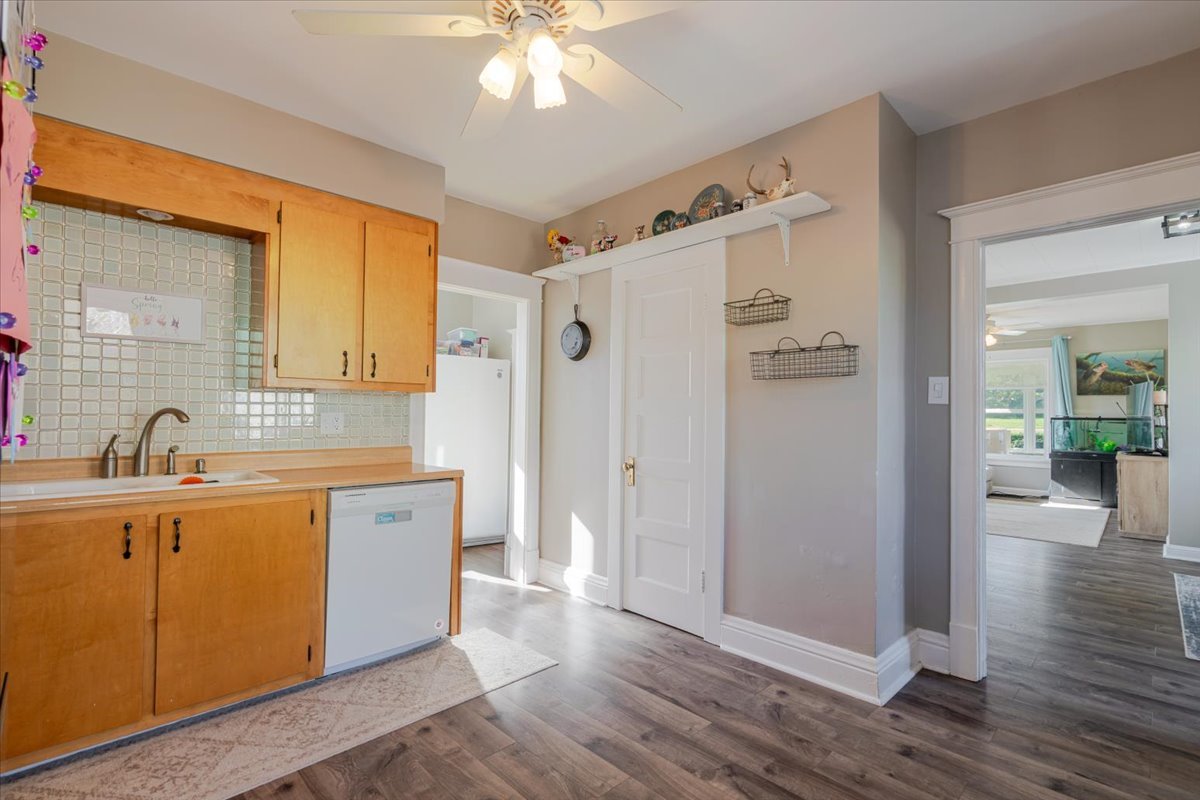 502 W Cruger Avenue, Eureka, IL 61530