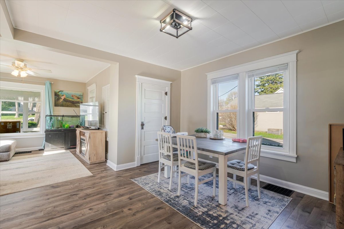 502 W Cruger Avenue, Eureka, IL 61530