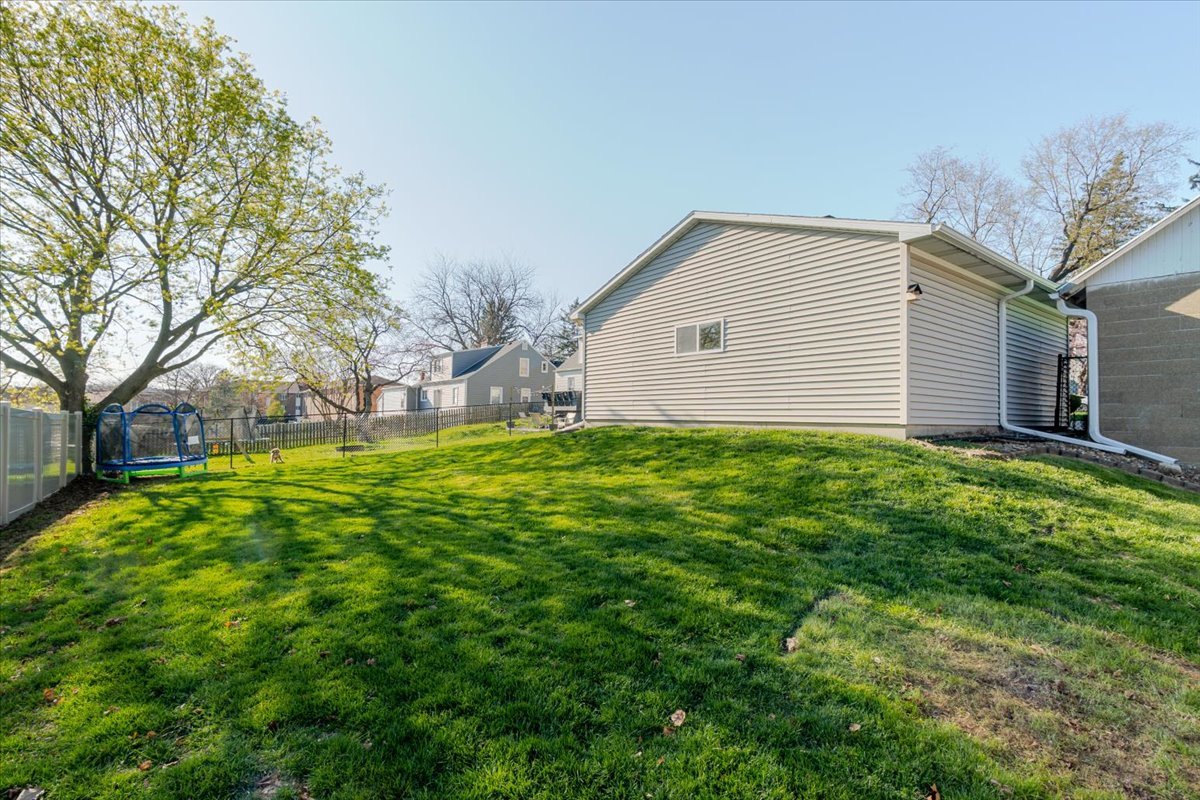 502 W Cruger Avenue, Eureka, IL 61530