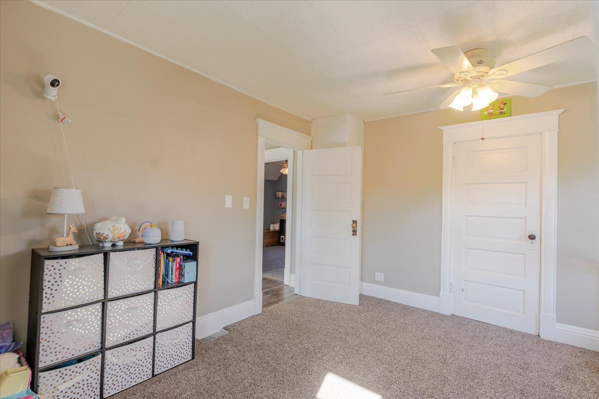 502 W Cruger Avenue, Eureka, IL 61530