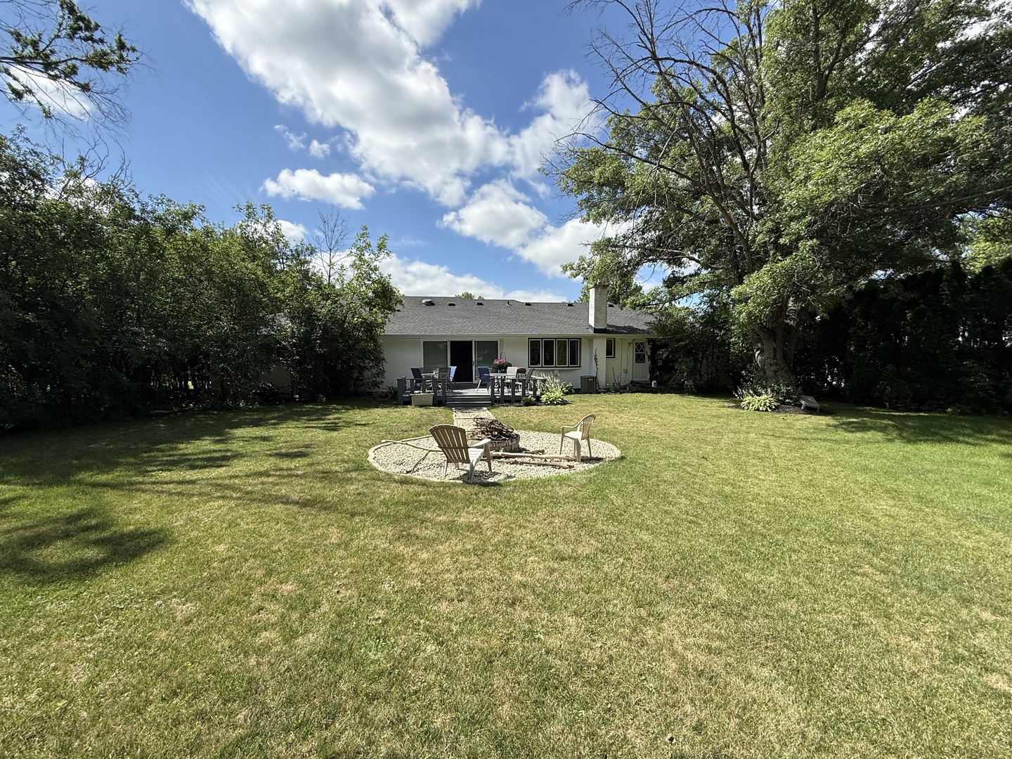 4 Yorkshire Drive, Lincolnshire, IL 60069