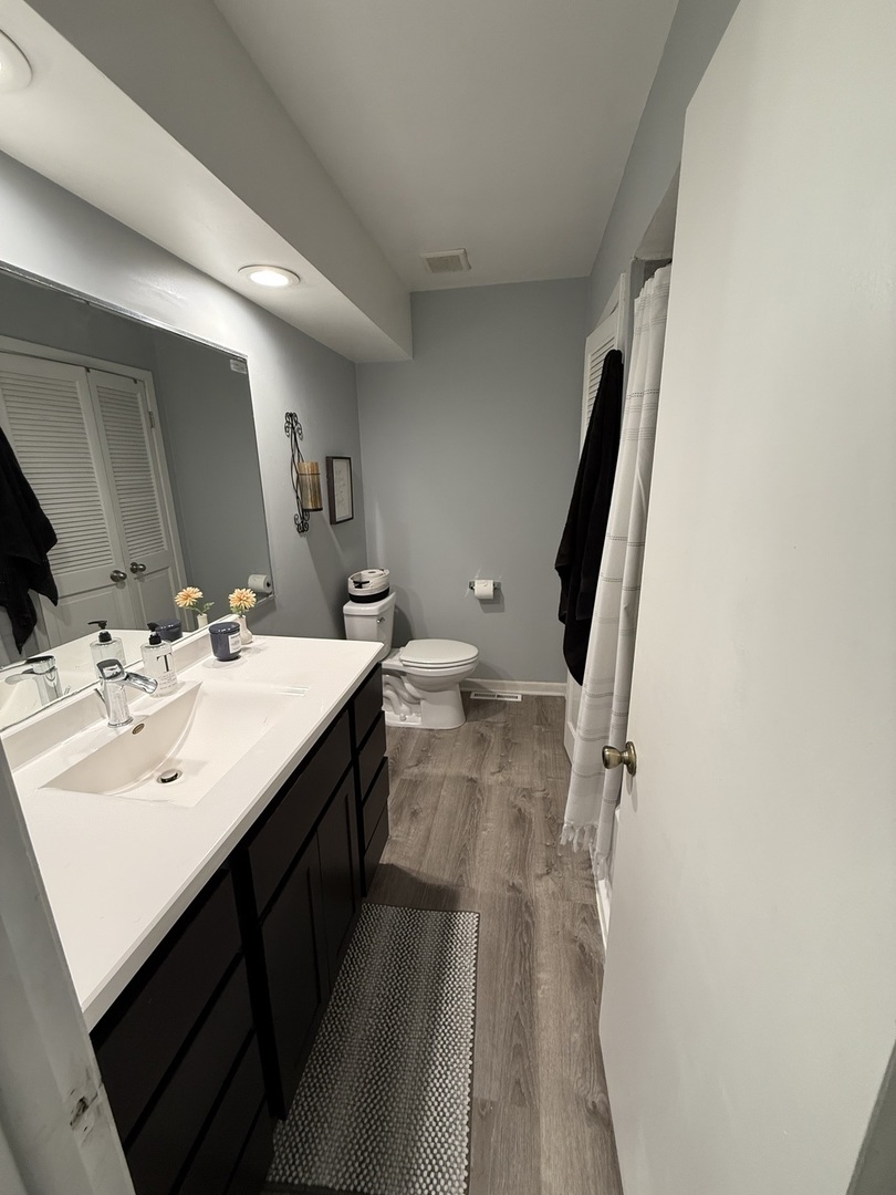 4 Yorkshire Drive, Lincolnshire, IL 60069