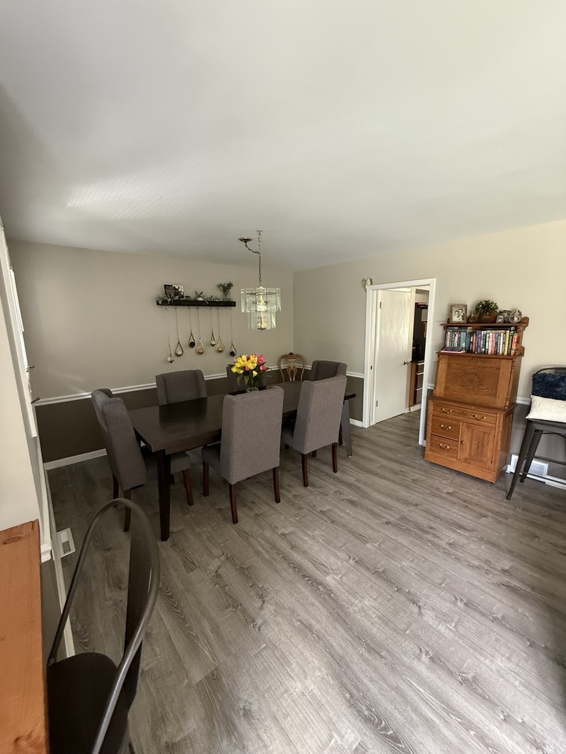 4 Yorkshire Drive, Lincolnshire, IL 60069