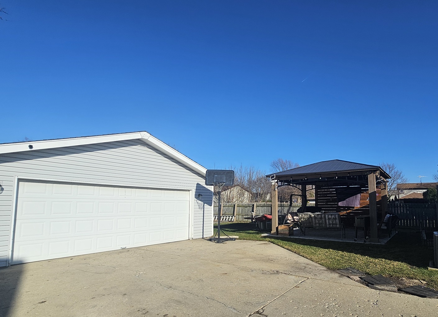 1353 Spring Valley Divide, Carol Stream, IL 60188