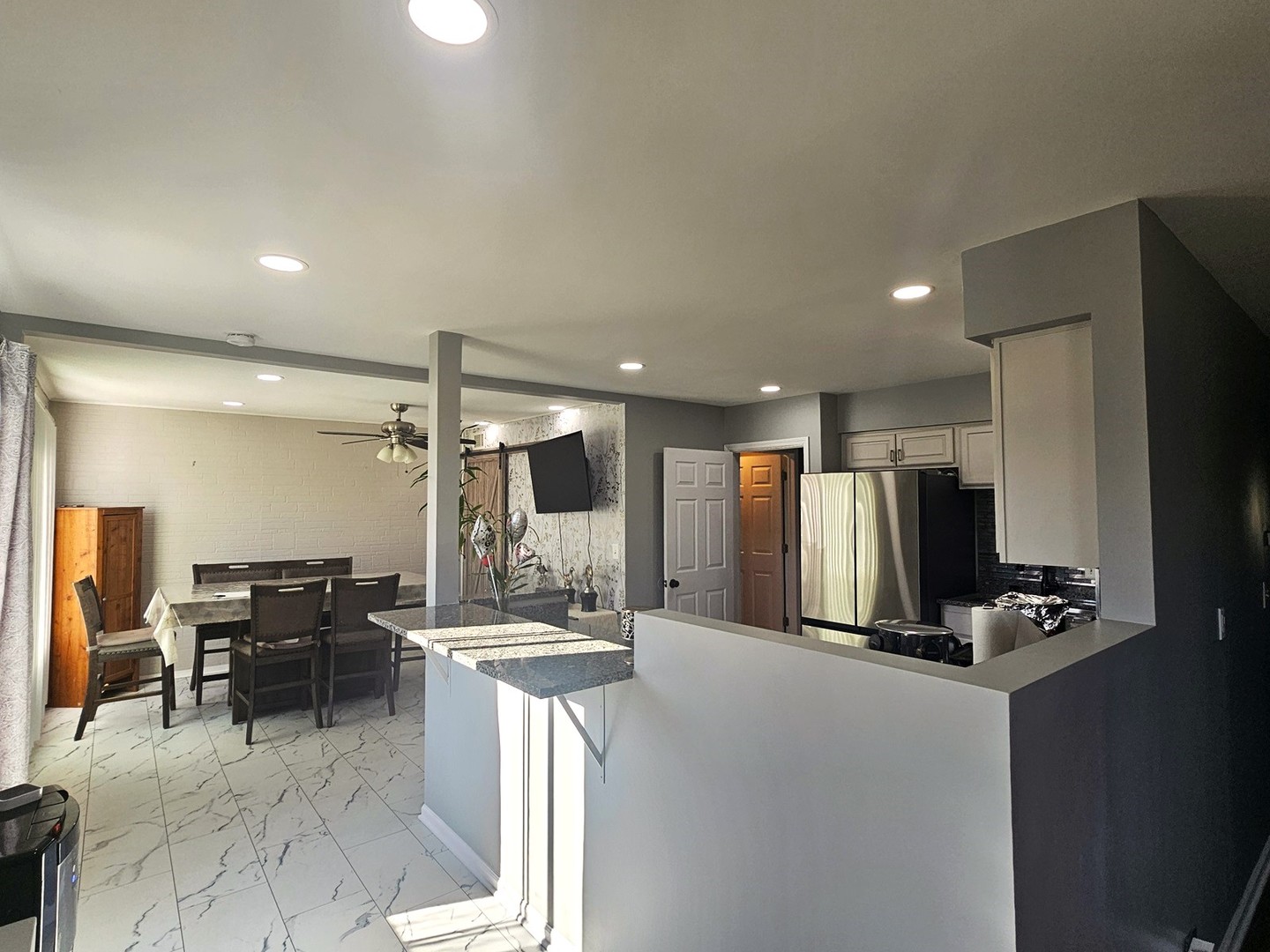 1353 Spring Valley Divide, Carol Stream, IL 60188