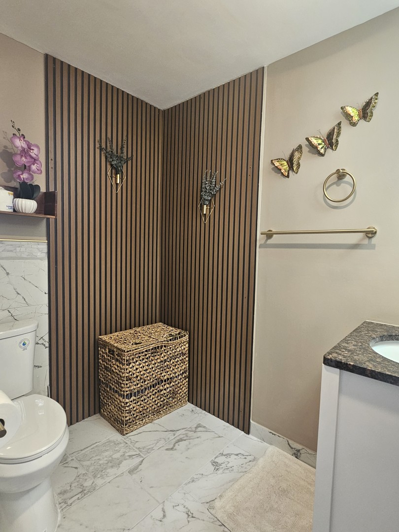 1353 Spring Valley Divide, Carol Stream, IL 60188