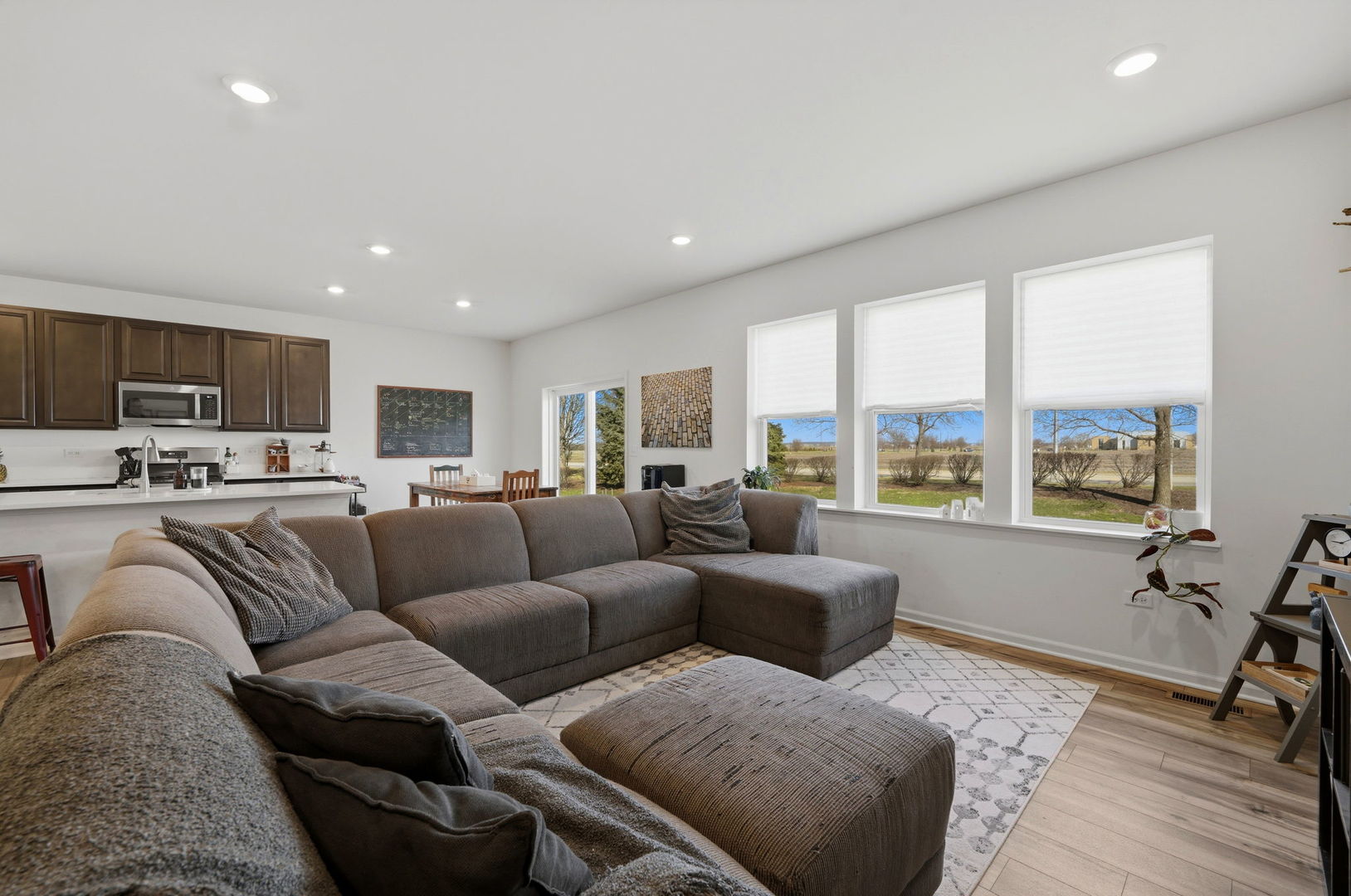 8515 Rosehall Drive, Joliet, IL 60431