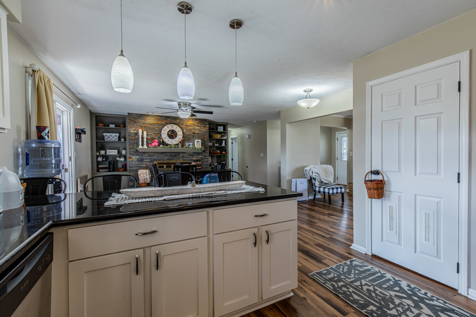 102 RAVEN Court, Morris, IL 60450