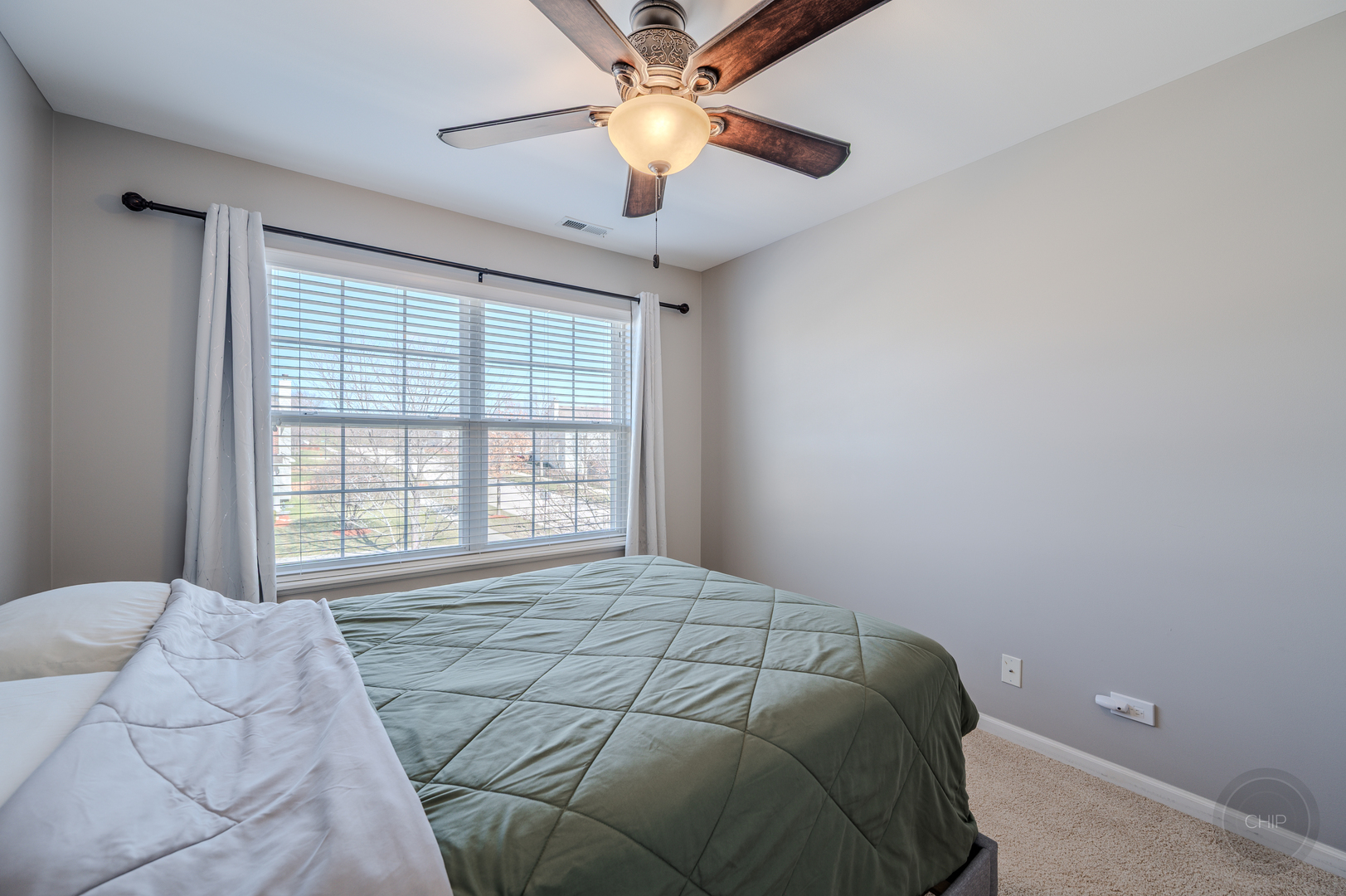 313 Monument Road, Elgin, IL 60124