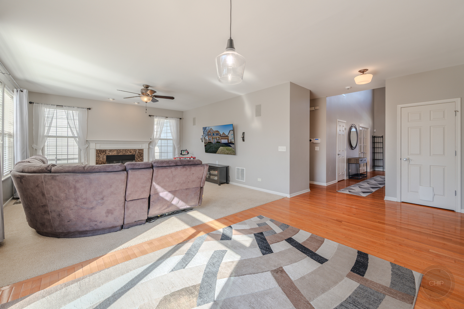 313 Monument Road, Elgin, IL 60124