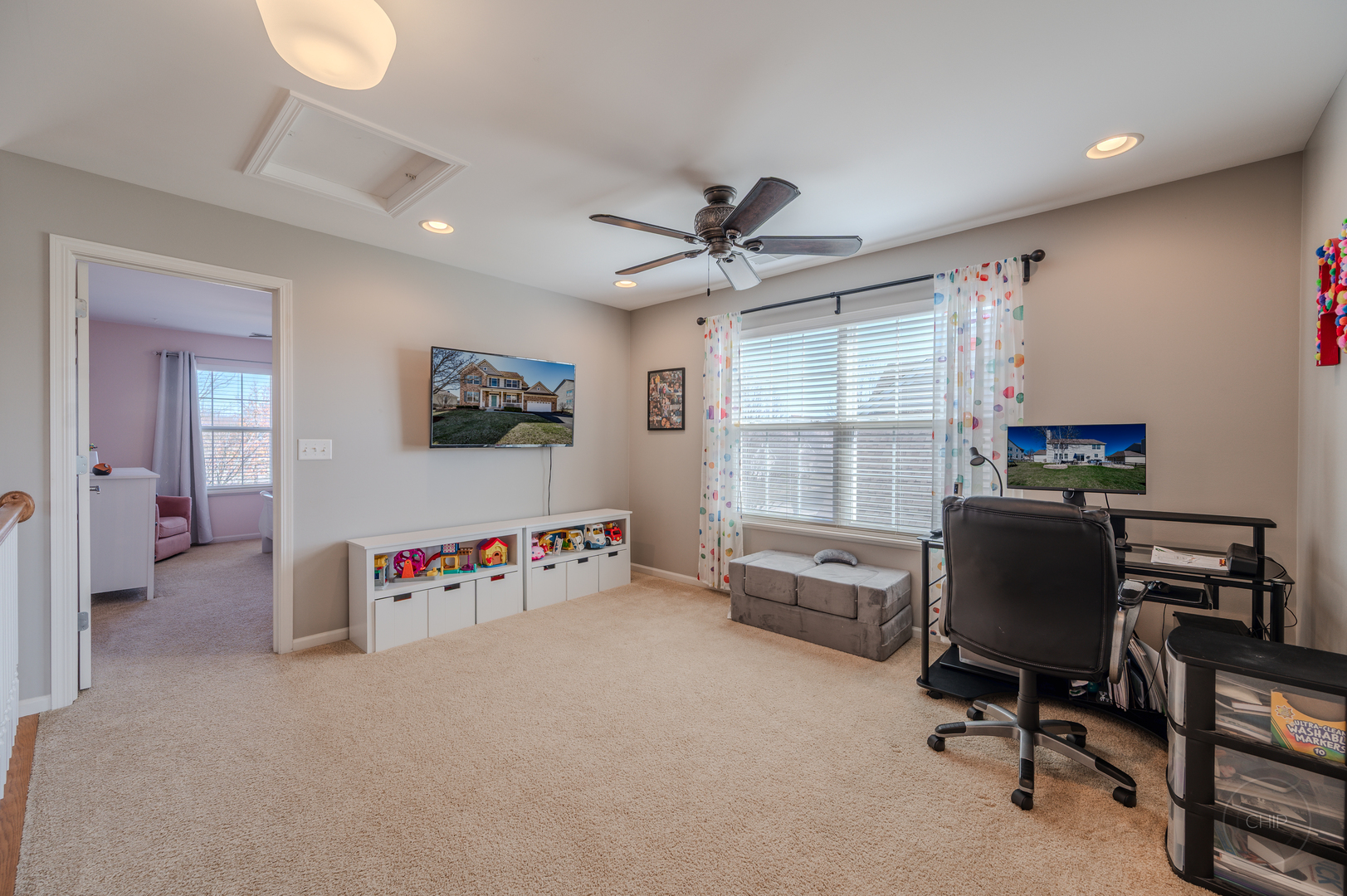 313 Monument Road, Elgin, IL 60124