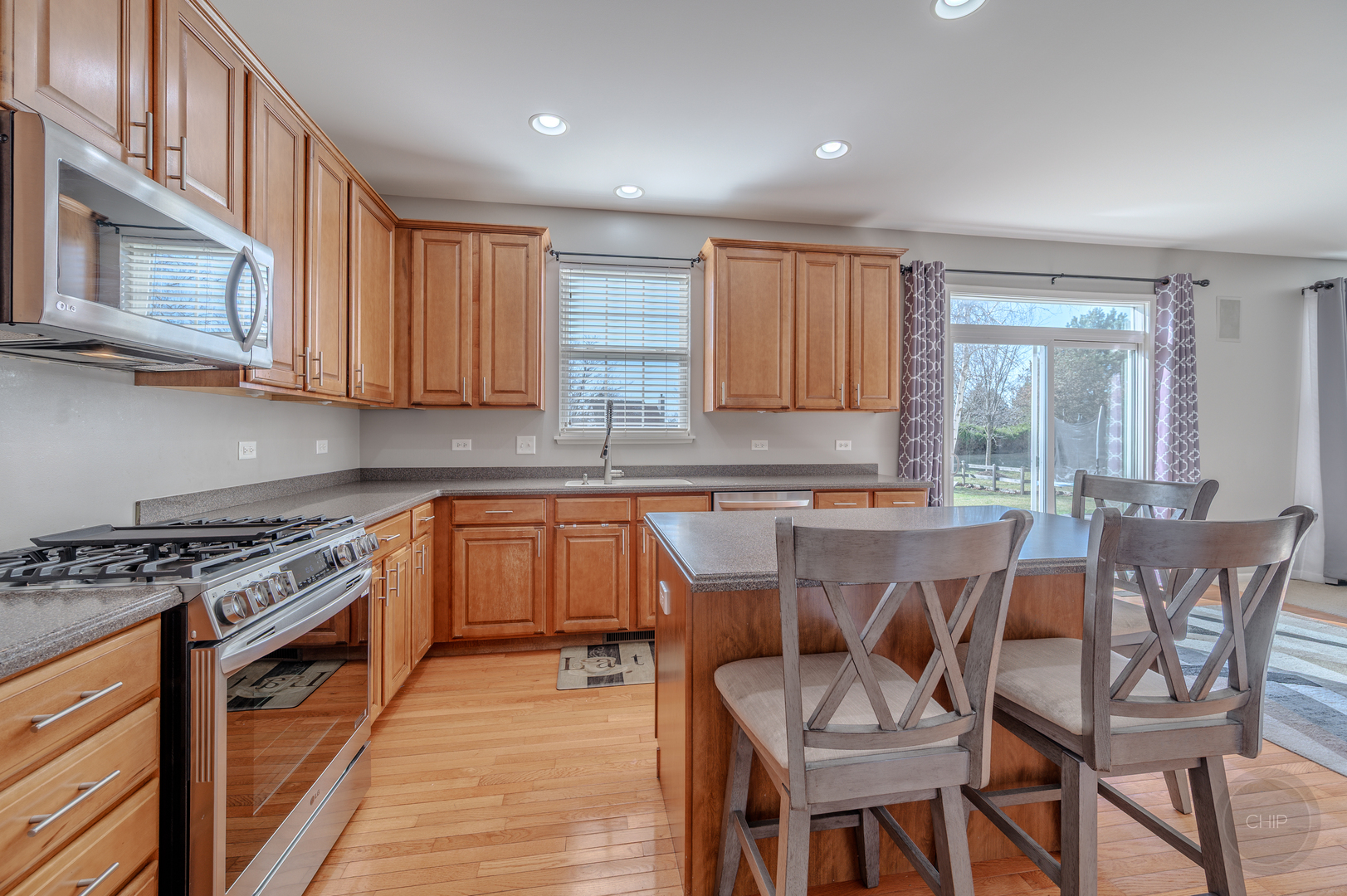 313 Monument Road, Elgin, IL 60124