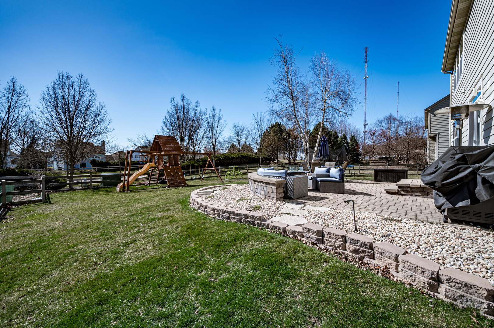 313 Monument Road, Elgin, IL 60124