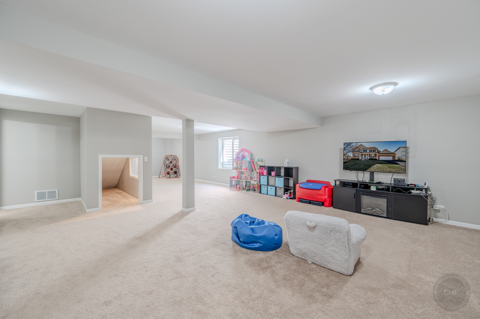 313 Monument Road, Elgin, IL 60124