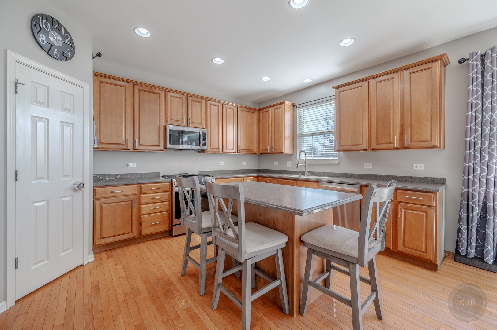 313 Monument Road, Elgin, IL 60124