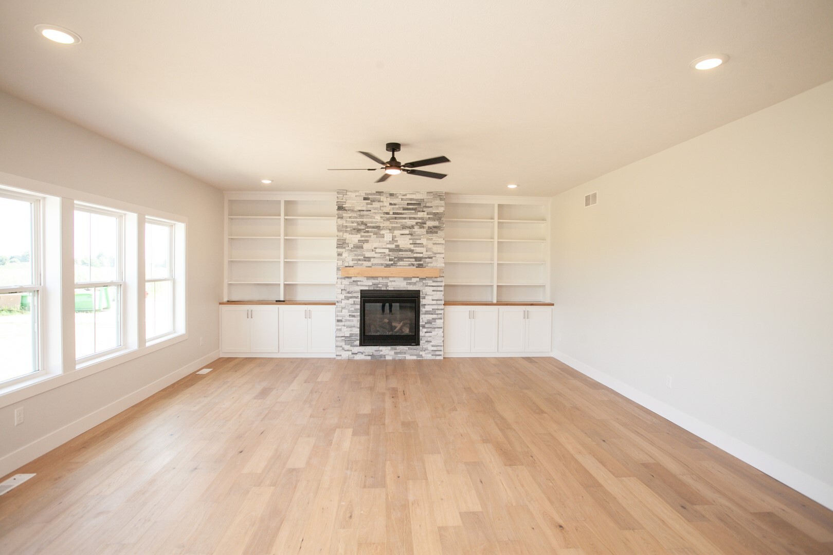 109 Dugan Trail, Downs, IL 61736