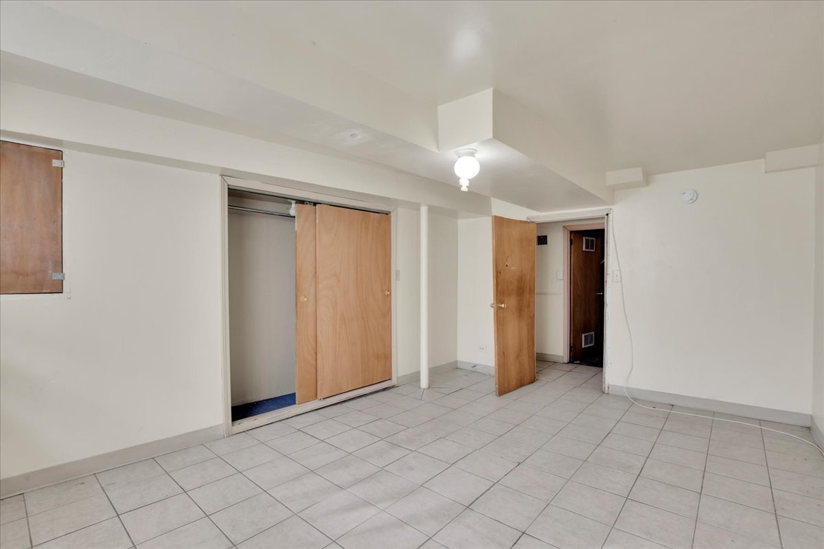 1640 N Linder Avenue, Chicago, IL 60639