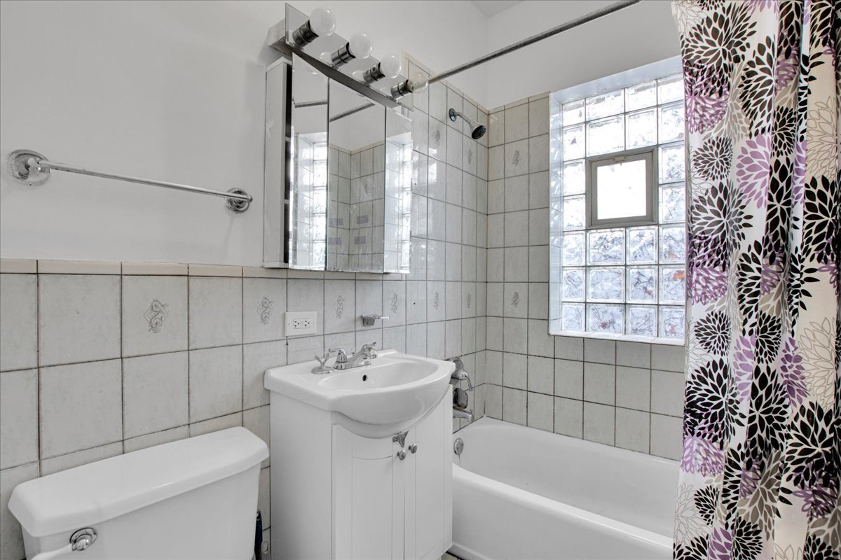 1640 N Linder Avenue, Chicago, IL 60639