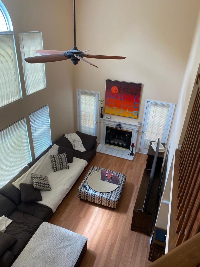 950 Sweetflower Drive, Hoffman Estates, IL 60169